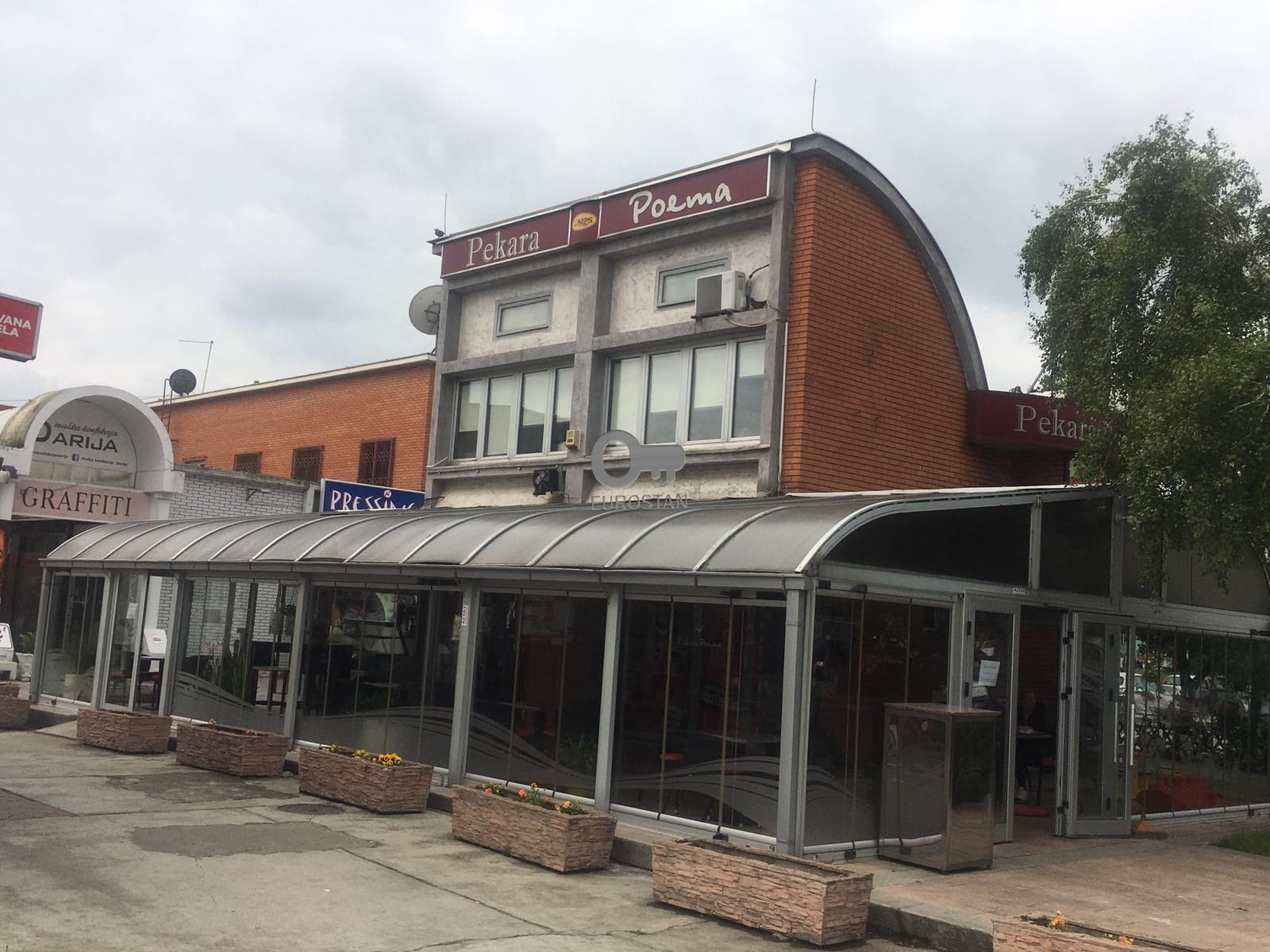 Lokal Jurija Gagarina BLOK 44 (TC PIRAMIDA) Beograd Srbija 600000€