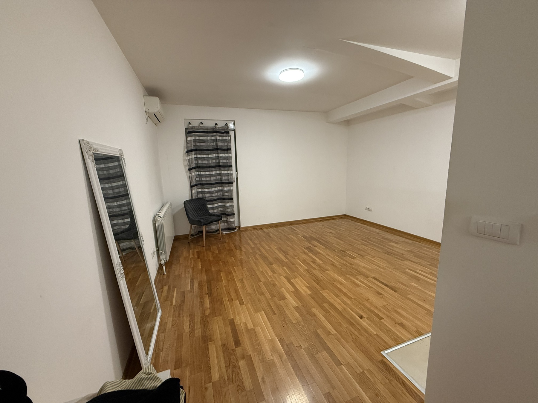 UKNJIŽENA GARSONJERA, RAKOVICA ID#44076